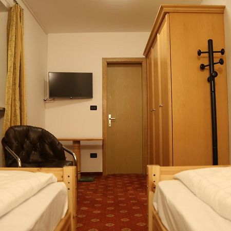 Rider Hotel Obereggen Room photo